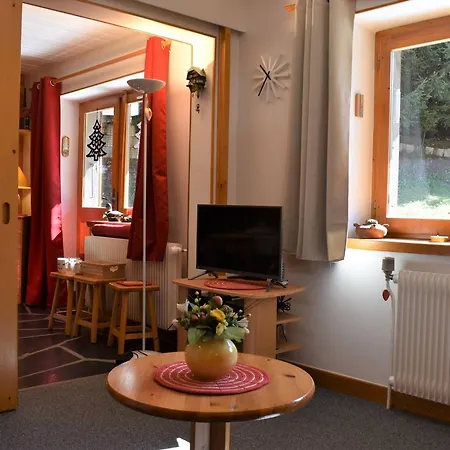 Appartement Cosy Avec Cheminee, Terrasse Et Acces Pistes Proche - Meribel, 5 Pers - Fr-1-180-376